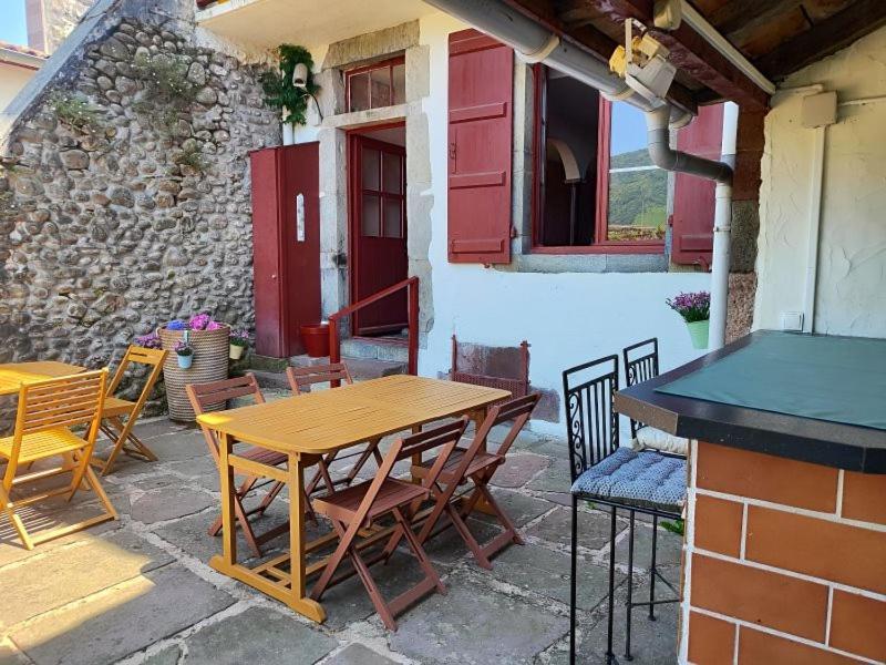 L'Auberge Du Pelerin - St Jean Pied De Port سان جان بييه دو بور المظهر الخارجي الصورة
